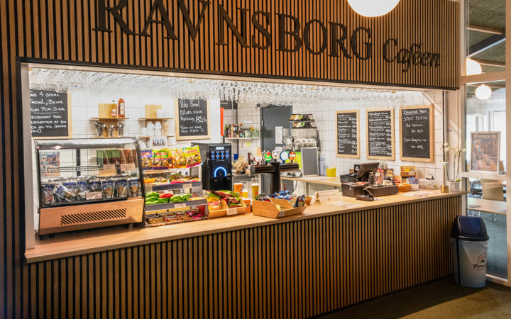Caféen åbner igen
